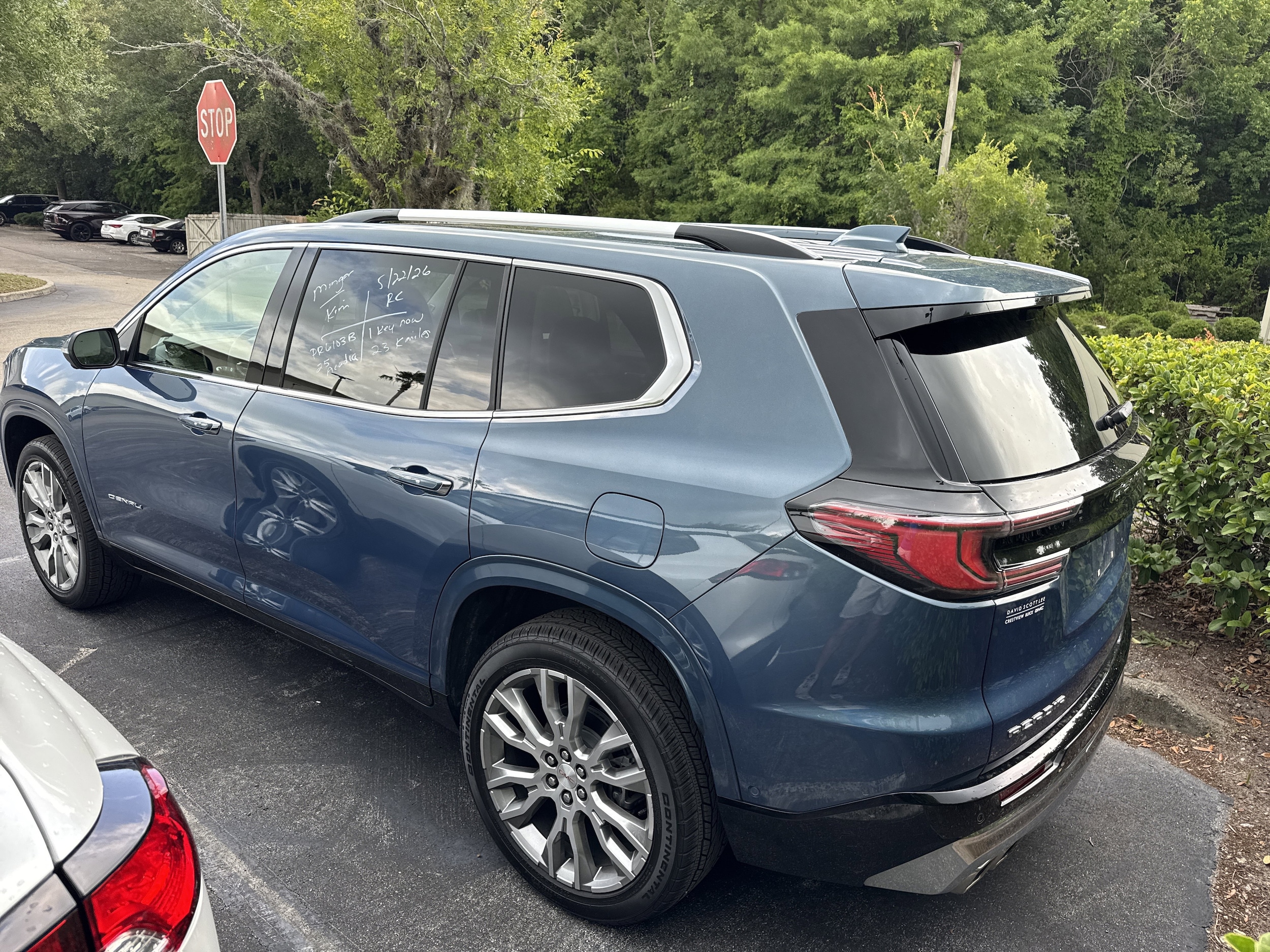 gmc acadia 2025 1GKENLRS5SJ193180 image gmc acadia 2025 1GKENLRS5SJ193180 image