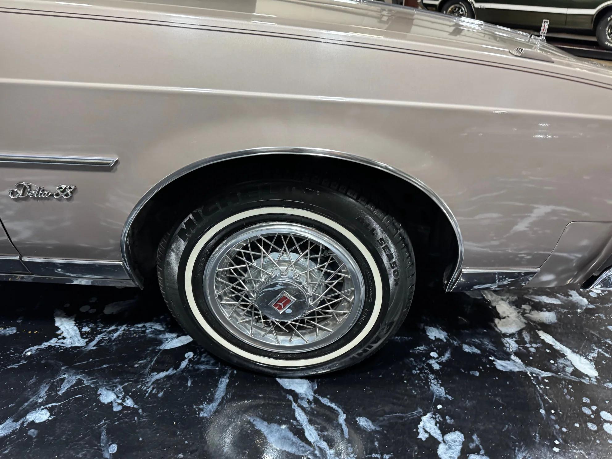 oldsmobile 88 1983 1G3AY37Y4DM932923 image oldsmobile 88 1983 1G3AY37Y4DM932923 image
