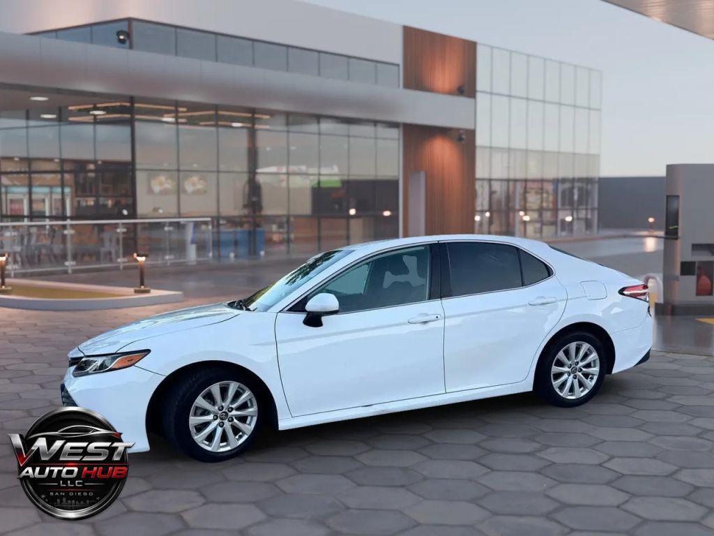 toyota camry 2019 4T1B11HK2KU242605 image toyota camry 2019 4T1B11HK2KU242605 image