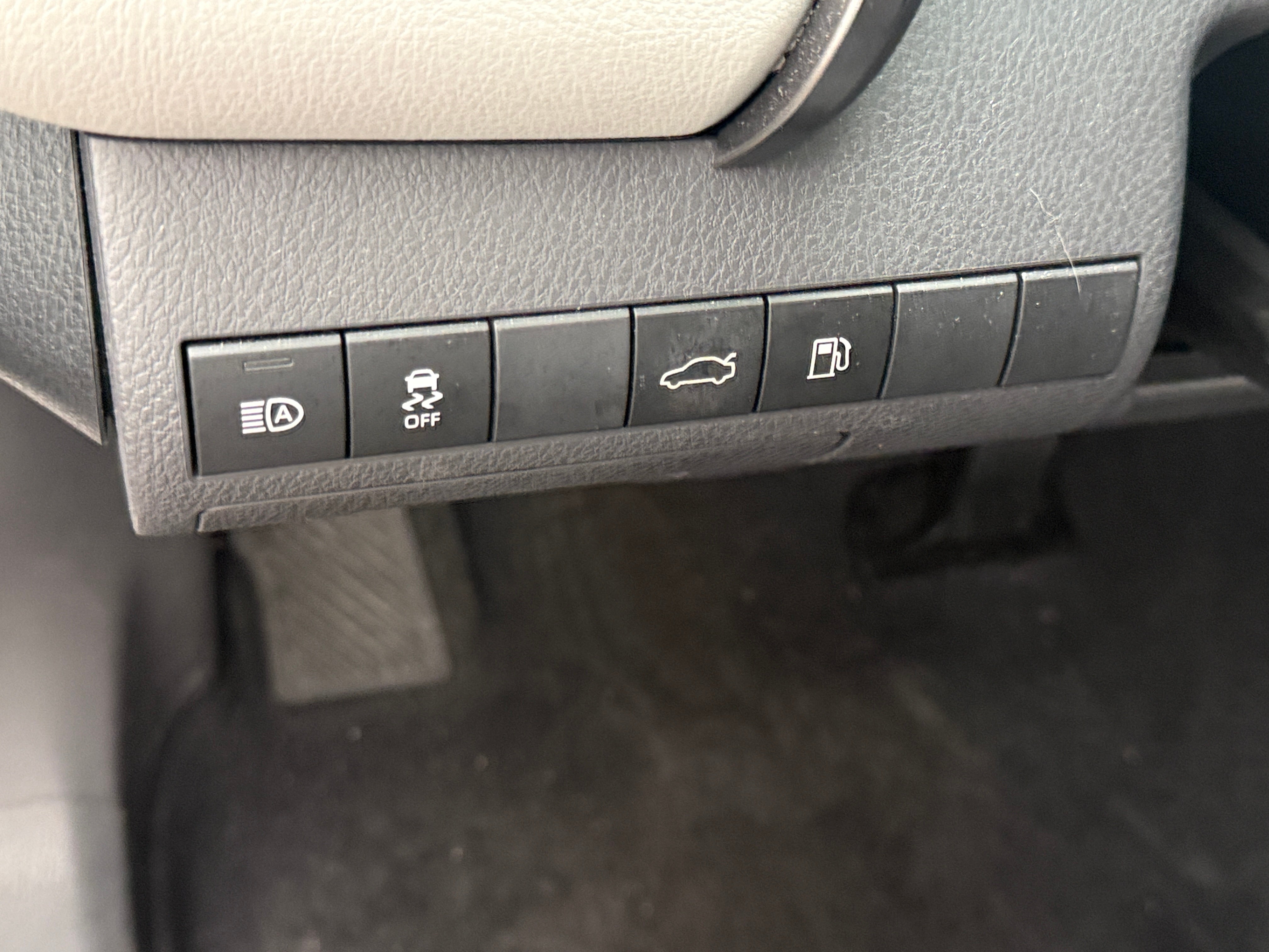 toyota camry 2018 4T1B11HK1JU508369 image toyota camry 2018 4T1B11HK1JU508369 image