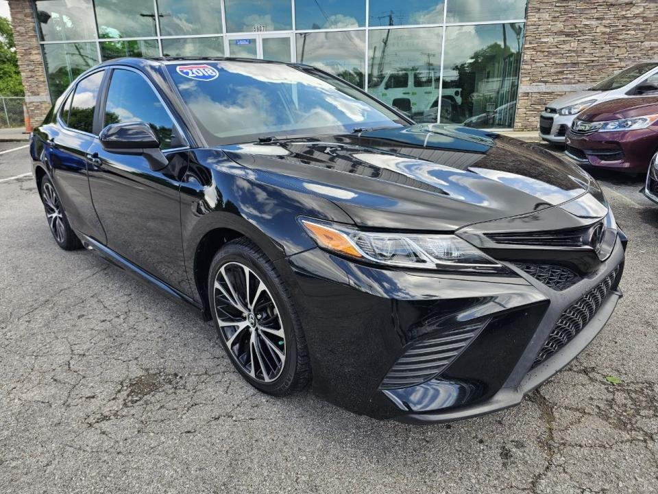 toyota camry 2018 4T1B11HK0JU625683 image toyota camry 2018 4T1B11HK0JU625683 image