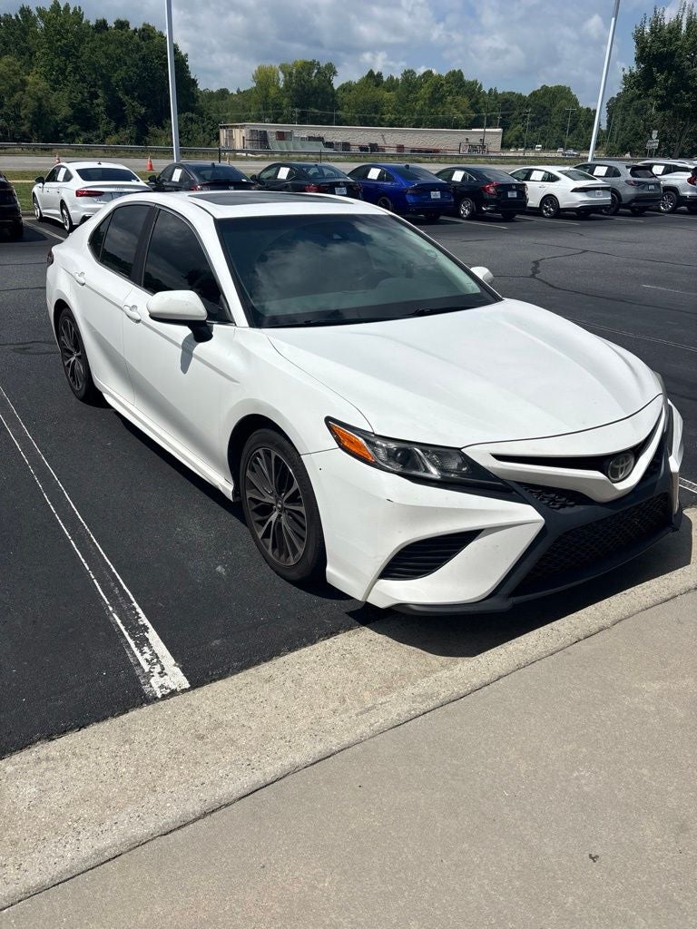 toyota camry 2018 4T1B11HK0JU135437 image toyota camry 2018 4T1B11HK0JU135437 image