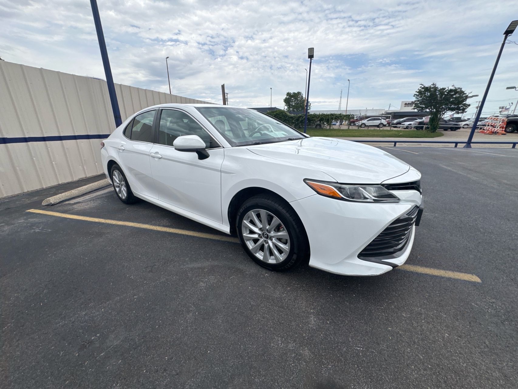 toyota camry 2018 4T1B11HK1JU089830 image toyota camry 2018 4T1B11HK1JU089830 image