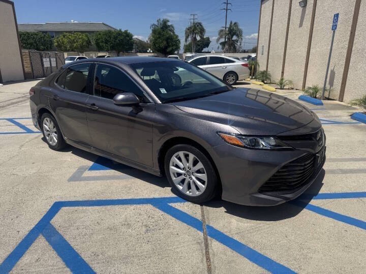 toyota camry 2018 4T1B11HK9JU047096 image toyota camry 2018 4T1B11HK9JU047096 image