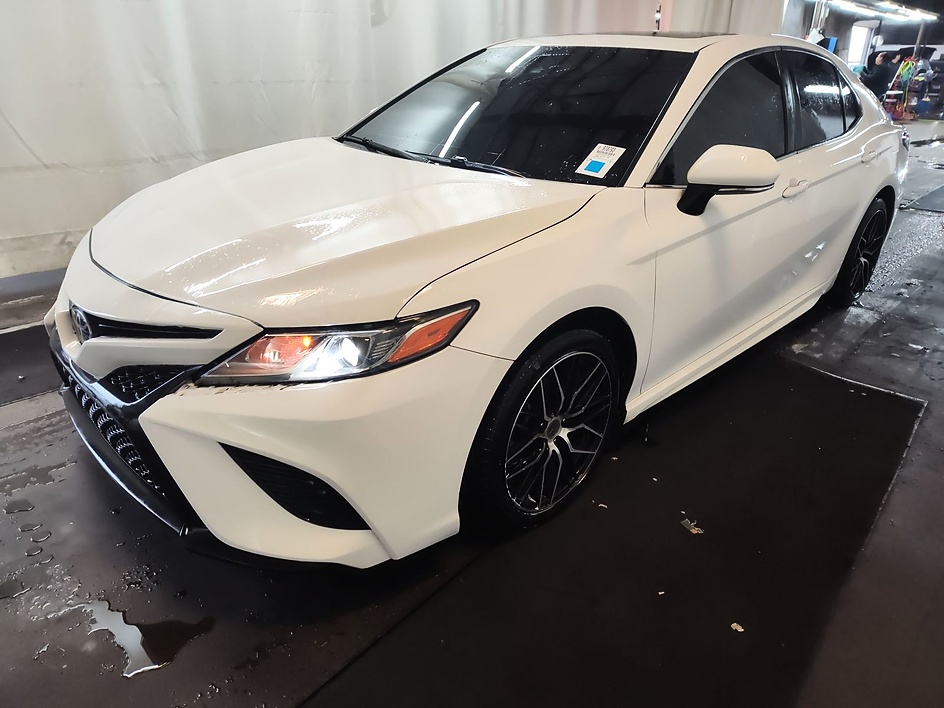 toyota camry 2018 4T1B11HK0JU518004 image toyota camry 2018 4T1B11HK0JU518004 image
