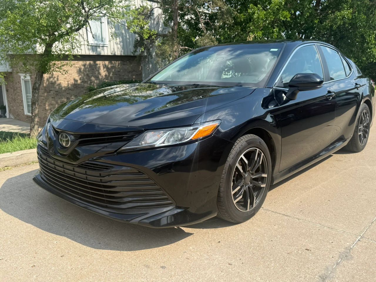 toyota camry 2018 4T1B11HK8JU022092 image toyota camry 2018 4T1B11HK8JU022092 image