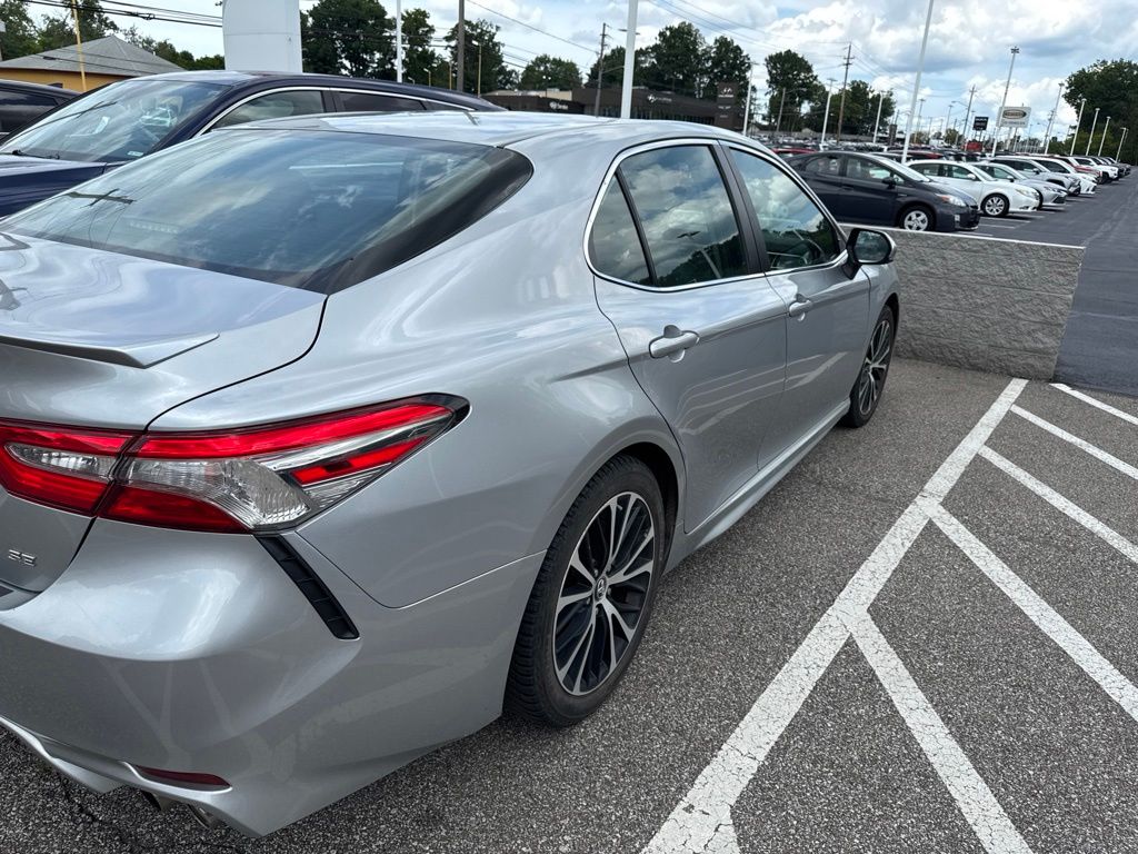 toyota camry 2018 4T1B11HK2JU075340 image toyota camry 2018 4T1B11HK2JU075340 image