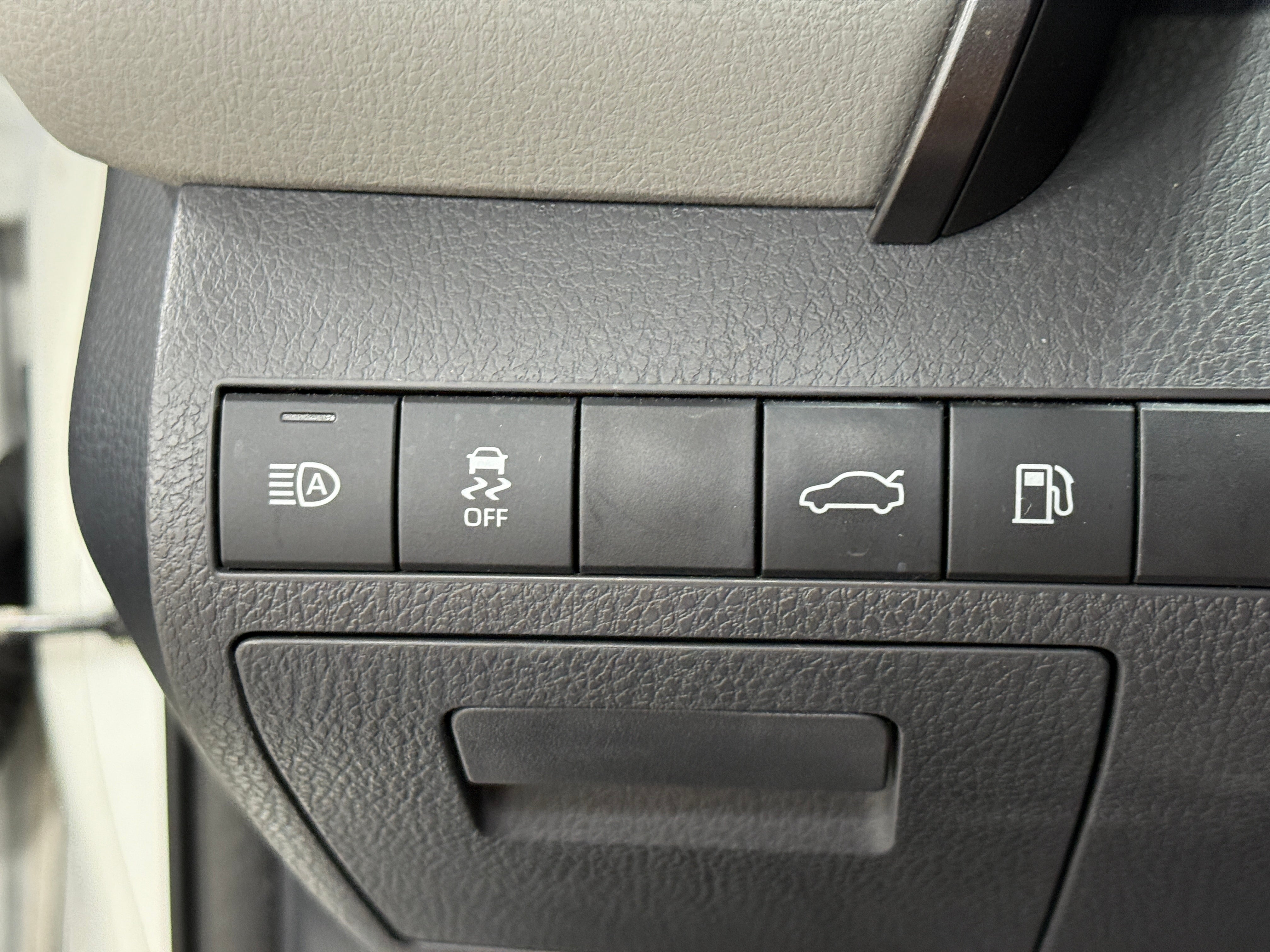 toyota camry 2018 4T1B11HK4JU644625 image toyota camry 2018 4T1B11HK4JU644625 image