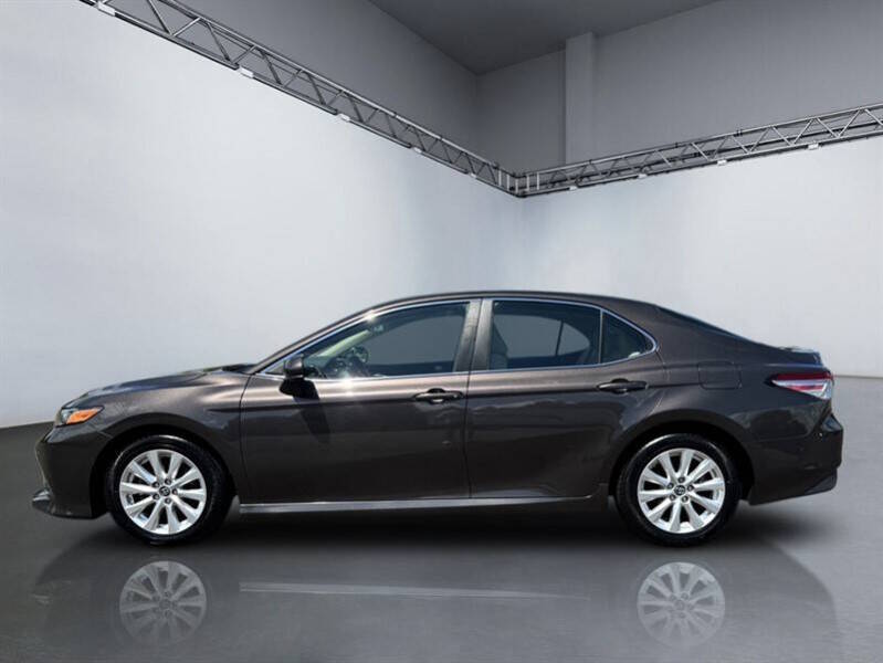 toyota camry 2018 4T1B11HK6JU600304 image toyota camry 2018 4T1B11HK6JU600304 image
