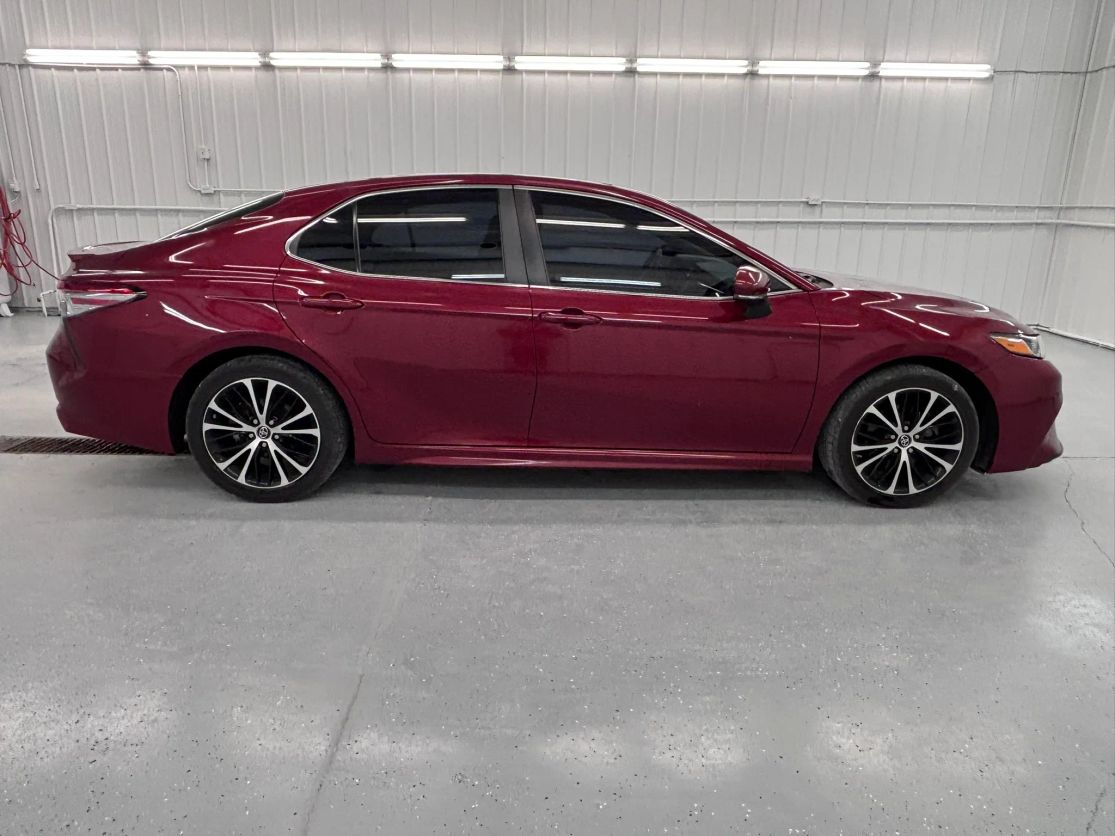 toyota camry 2018 4T1B11HK7JU598319 image toyota camry 2018 4T1B11HK7JU598319 image