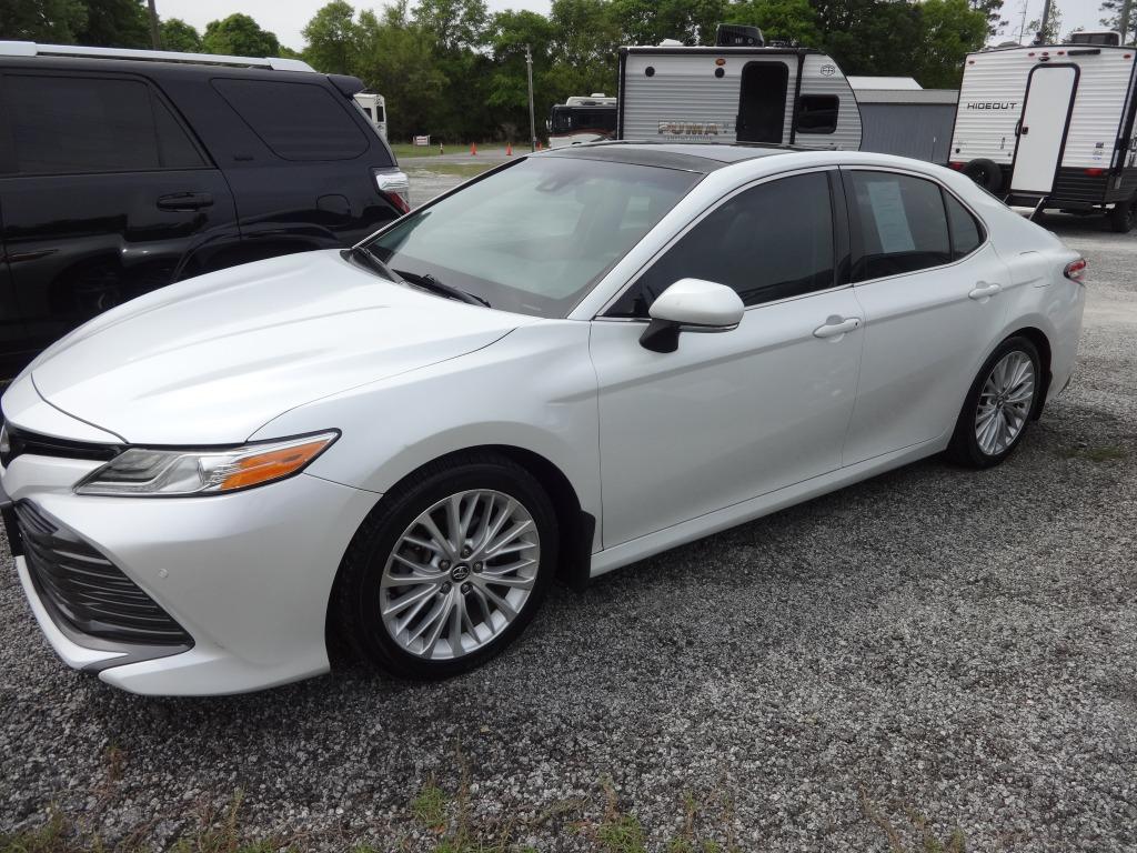 toyota camry 2018 4T1B11HK1JU010947 image toyota camry 2018 4T1B11HK1JU010947 image