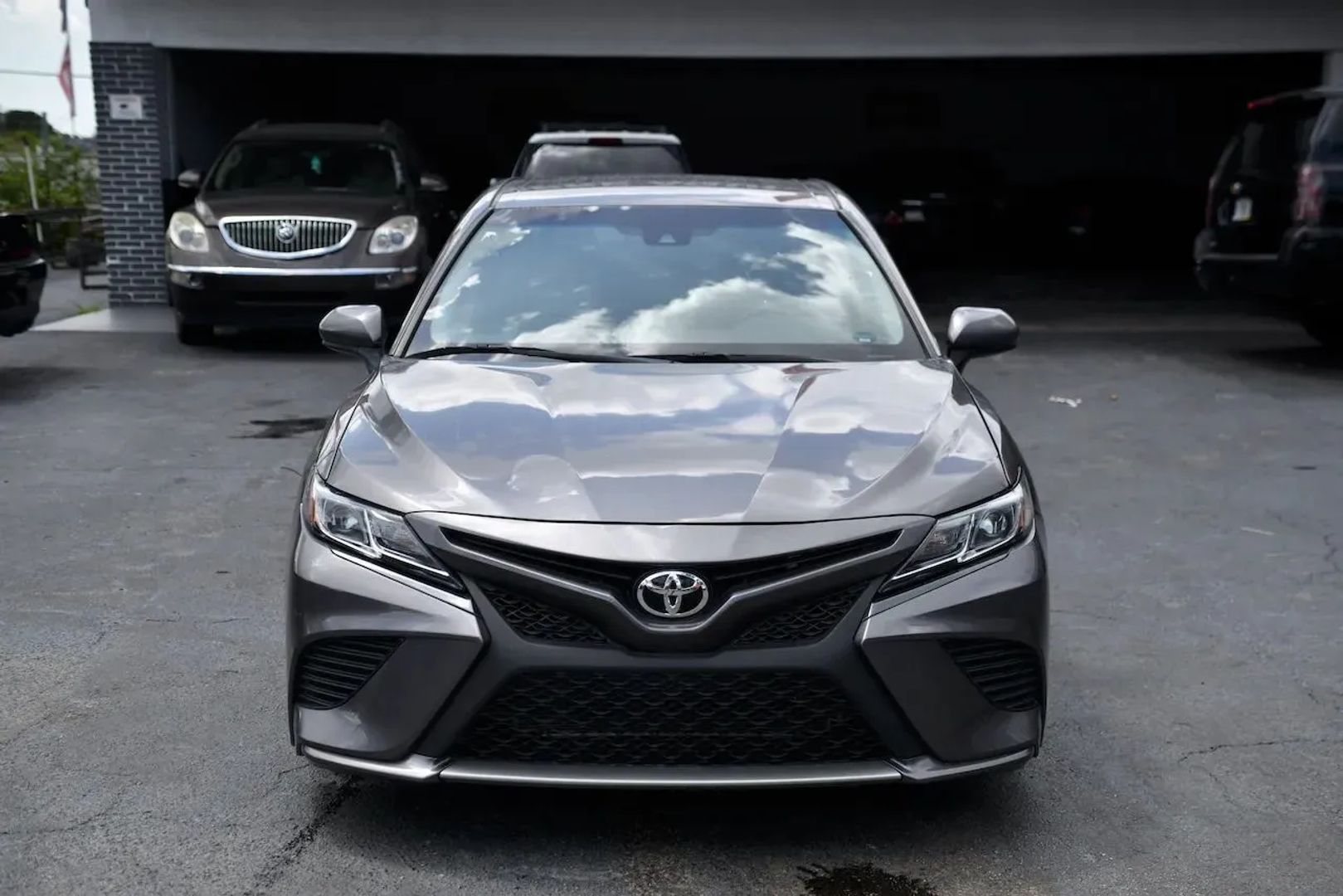 toyota camry 2018 4T1B11HK3JU017575 image toyota camry 2018 4T1B11HK3JU017575 image
