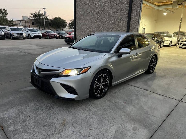 toyota camry 2018 4T1B11HK6JU618589 image toyota camry 2018 4T1B11HK6JU618589 image
