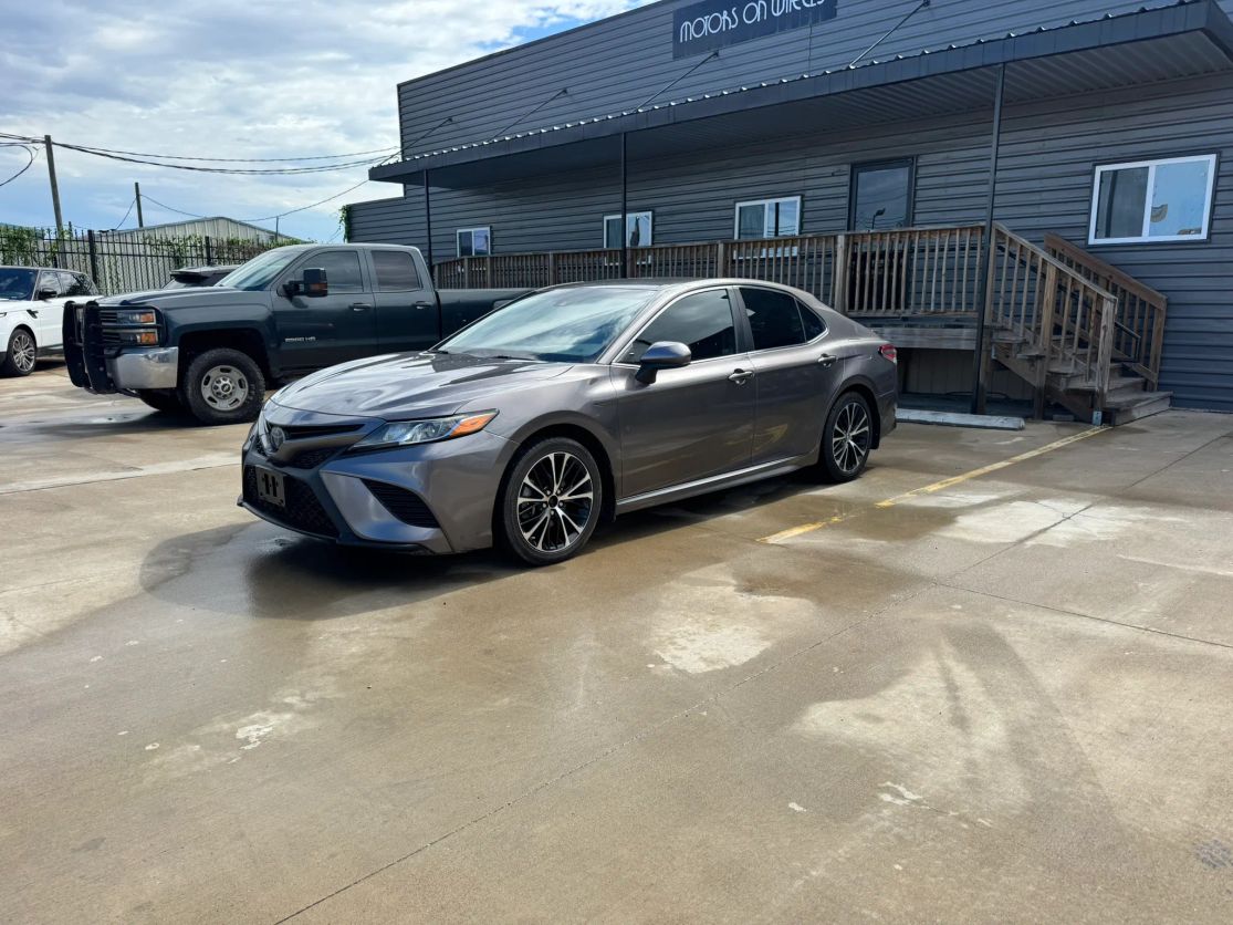 toyota camry 2018 4T1B11HKXJU086926 image toyota camry 2018 4T1B11HKXJU086926 image