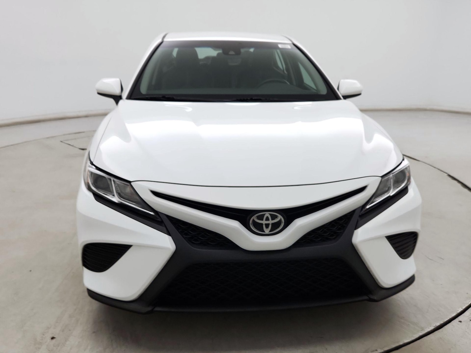 toyota camry 2018 4T1B11HKXJU064649 image toyota camry 2018 4T1B11HKXJU064649 image