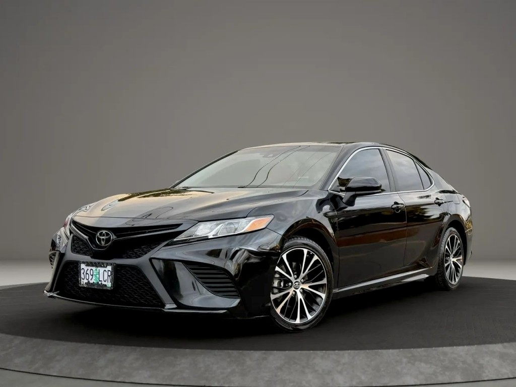 toyota camry 2018 4T1B11HK0JU638871 image toyota camry 2018 4T1B11HK0JU638871 image