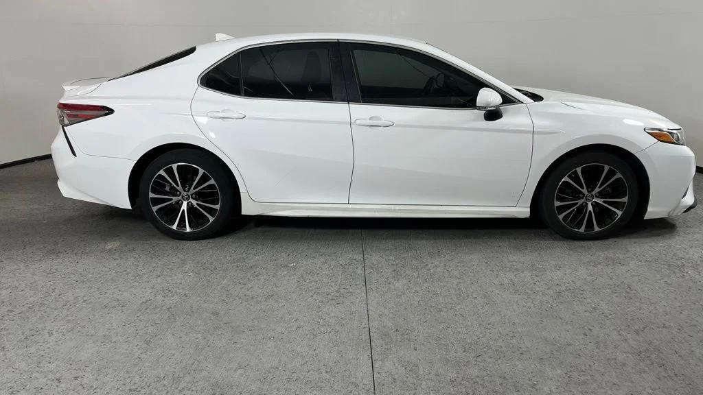toyota camry 2018 4T1B11HK9JU523895 image toyota camry 2018 4T1B11HK9JU523895 image