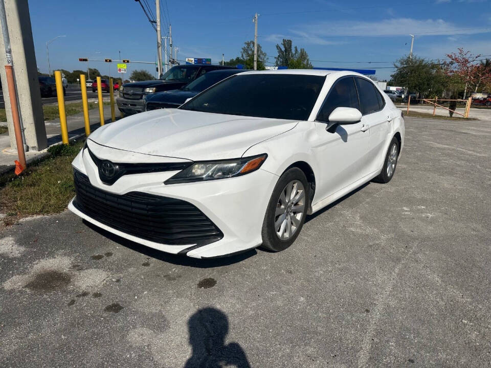 toyota camry 2018 4T1B11HK5JU052845 image toyota camry 2018 4T1B11HK5JU052845 image