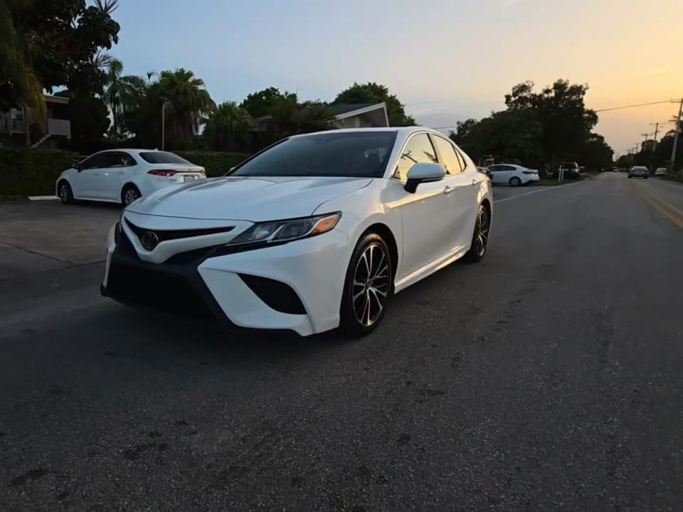 toyota camry 2018 4T1B11HK0JU147880 image toyota camry 2018 4T1B11HK0JU147880 image