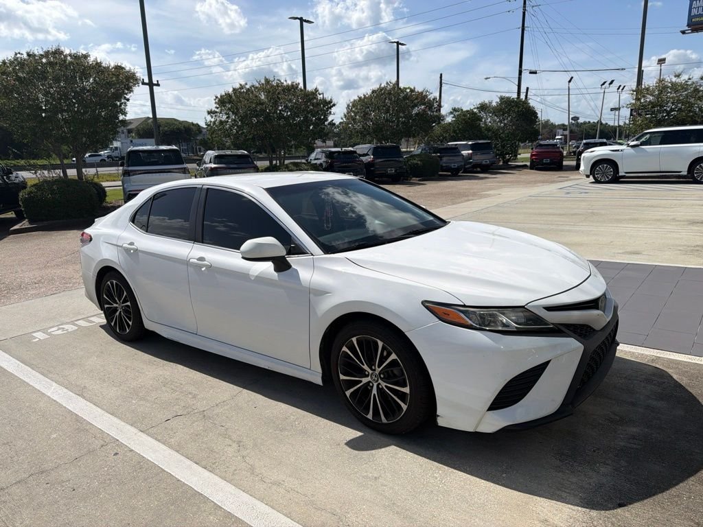 toyota camry 2018 4T1B11HK7JU073762 image toyota camry 2018 4T1B11HK7JU073762 image
