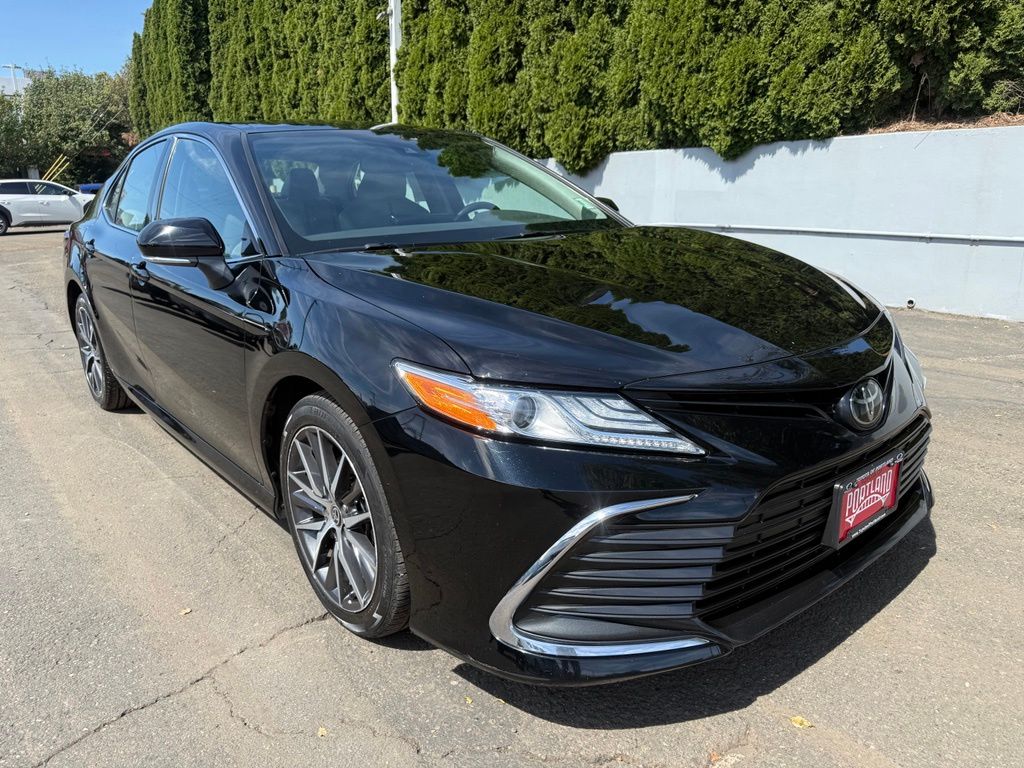 toyota camry 2021 4T1F11BK0MU044828 image