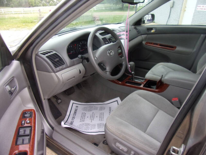 toyota camry 2004 4T1BE32K64U890069 image toyota camry 2004 4T1BE32K64U890069 image
