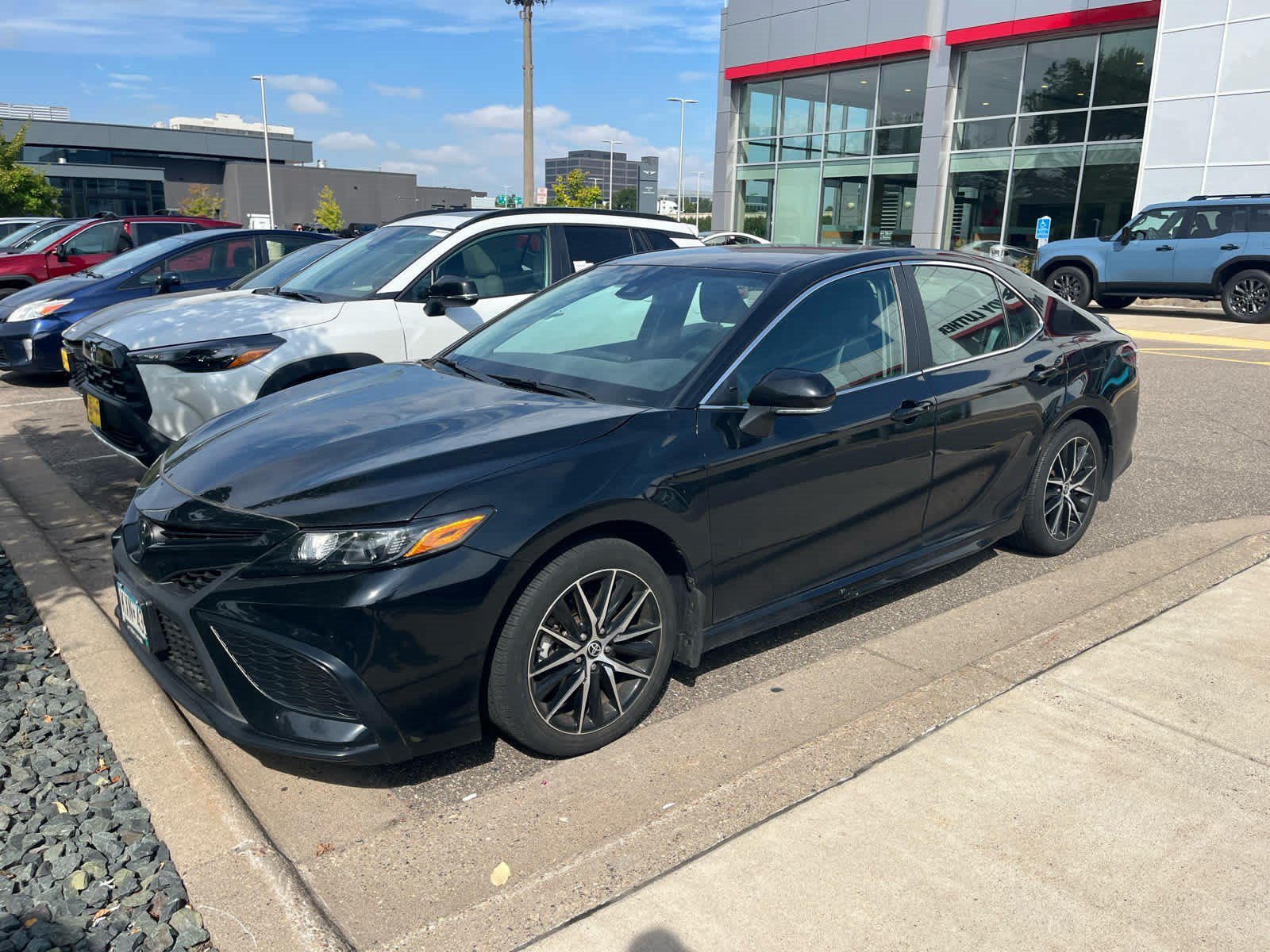 toyota camry 2024 4T1G11AK8RU188639 image