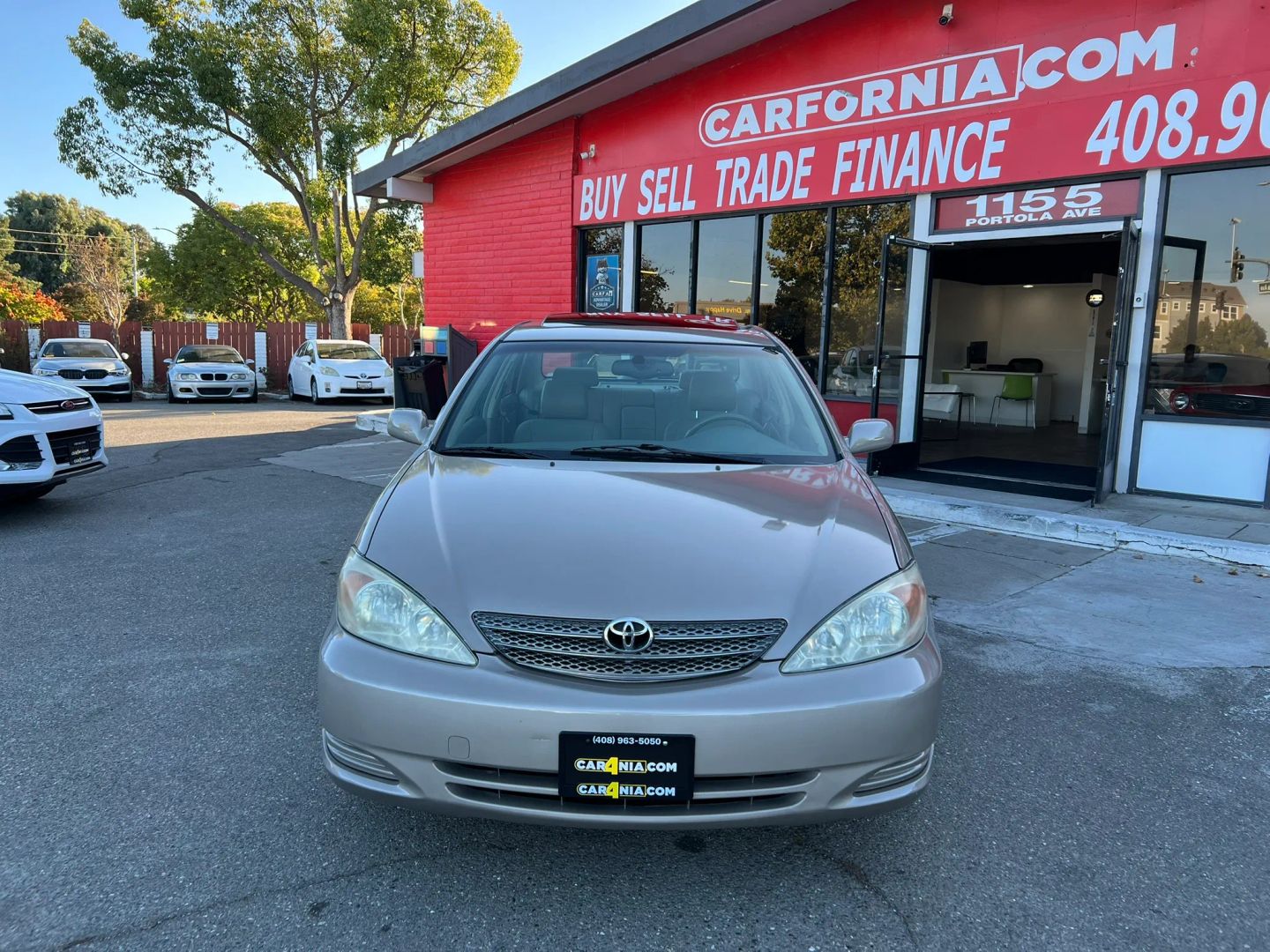toyota camry 2002 JTDBE30K720061670 image