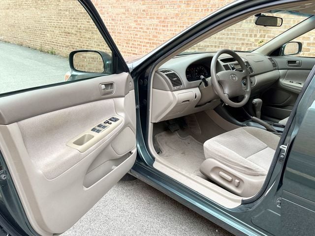 toyota camry 2002 4T1BE32K02U507109 image toyota camry 2002 4T1BE32K02U507109 image