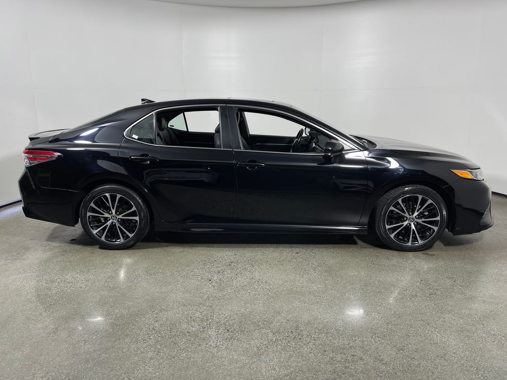 toyota camry 2020 4T1G11AK4LU947780 image toyota camry 2020 4T1G11AK4LU947780 image