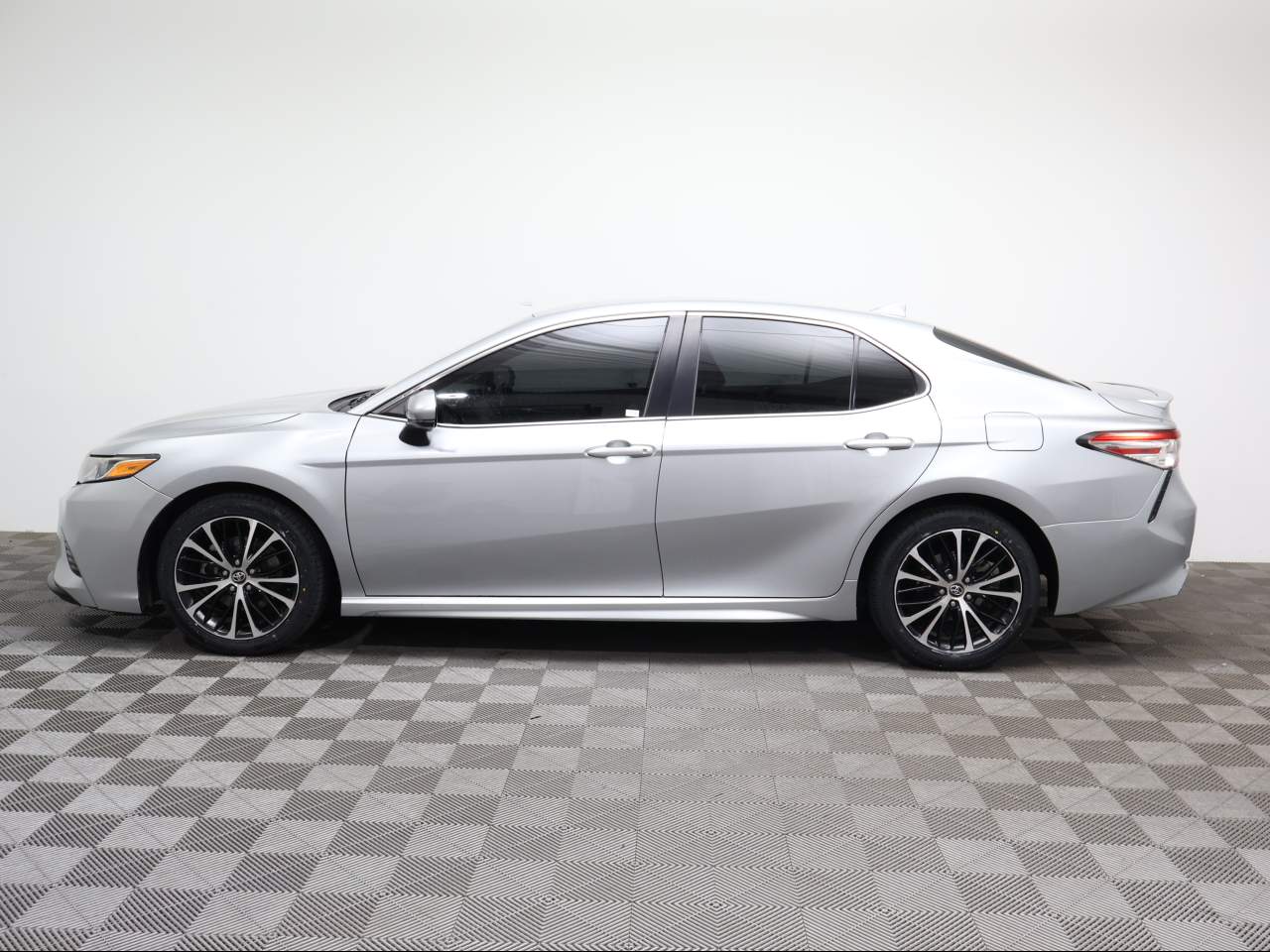 toyota camry 2020 4T1G11AK6LU885038 image toyota camry 2020 4T1G11AK6LU885038 image