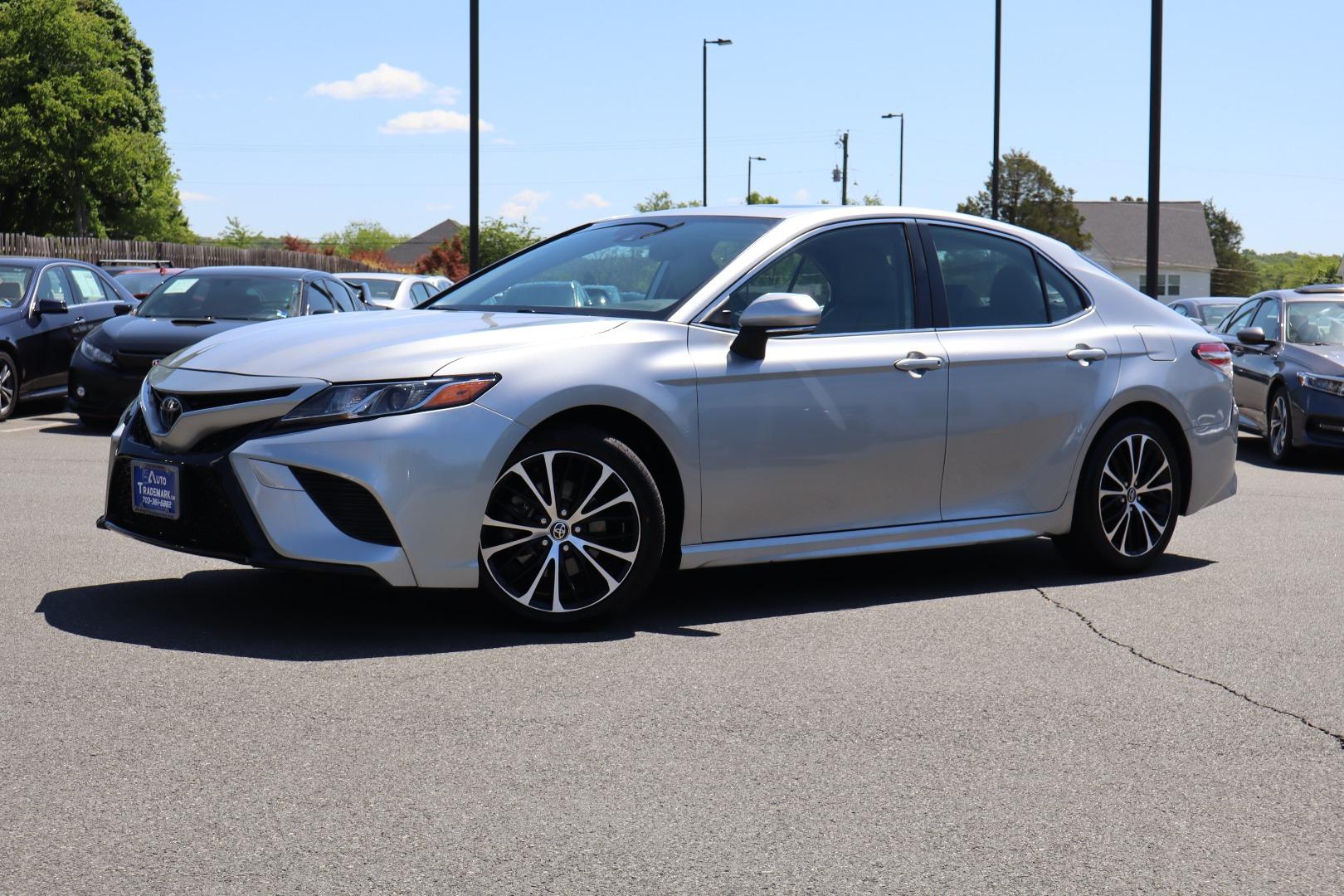 toyota camry 2020 4T1M11BK1LU004988 image toyota camry 2020 4T1M11BK1LU004988 image