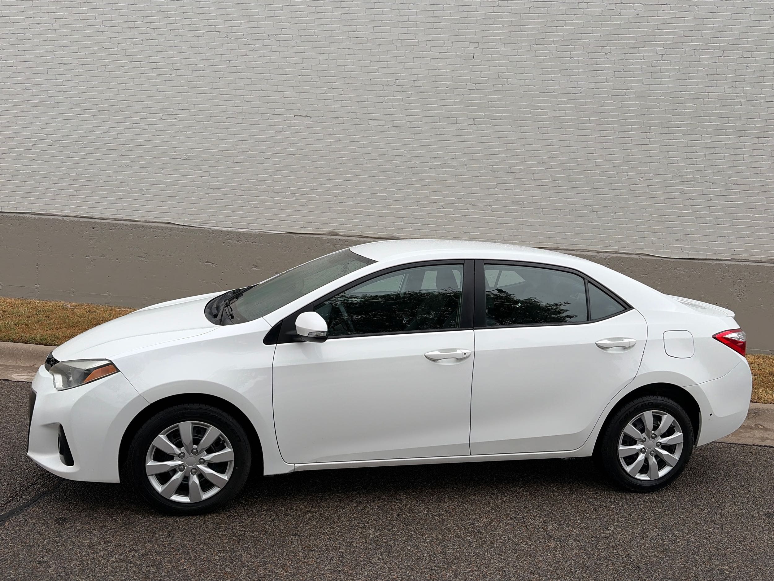 toyota corolla 2016 5YFBURHEXGP458906 image toyota corolla 2016 5YFBURHEXGP458906 image