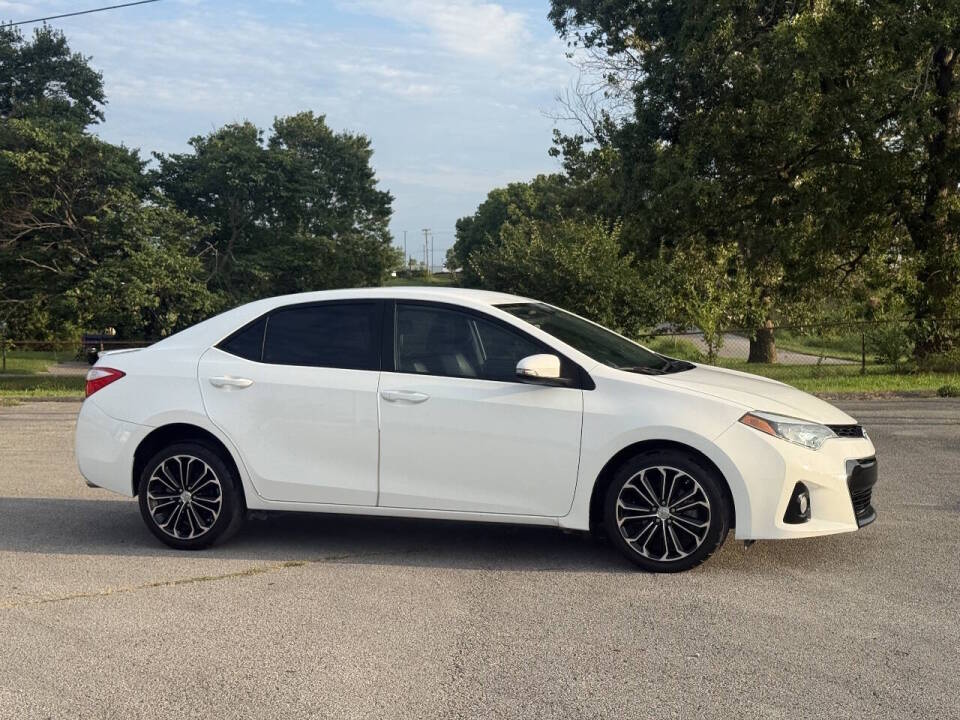 toyota corolla 2016 5YFBURHEXGP530770 image toyota corolla 2016 5YFBURHEXGP530770 image