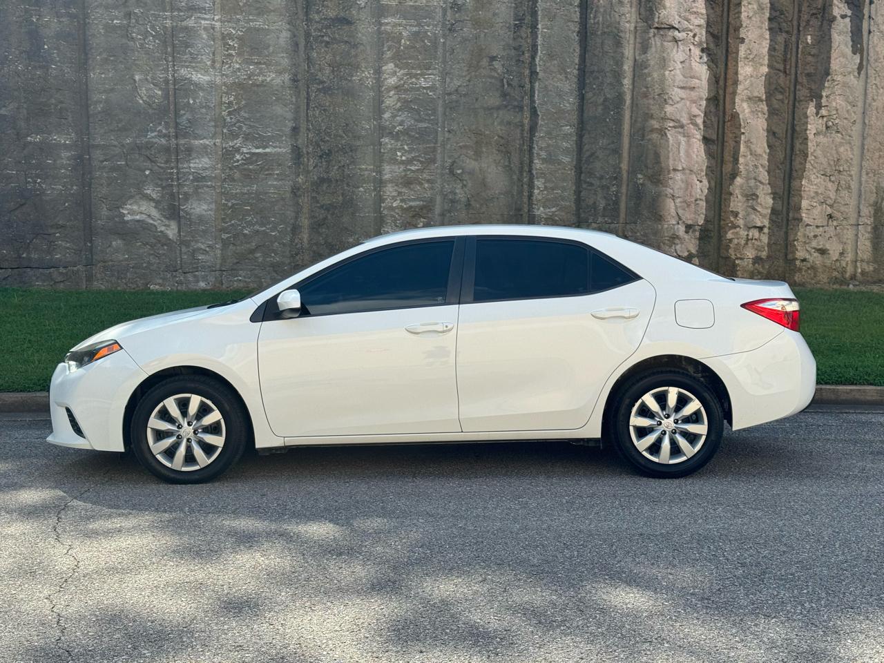 toyota corolla 2016 5YFBURHE1GP568047 image toyota corolla 2016 5YFBURHE1GP568047 image
