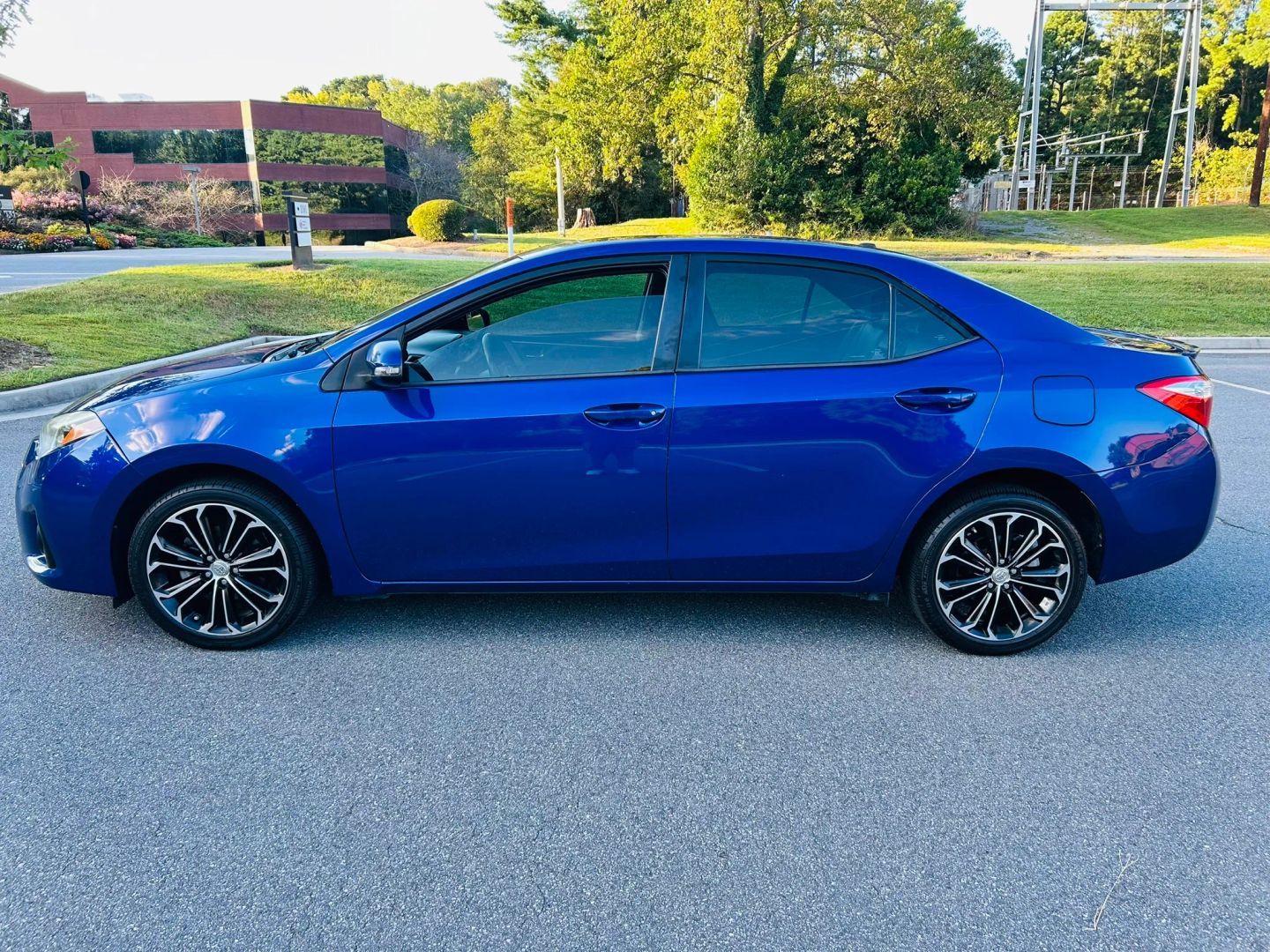 toyota corolla 2016 5YFBURHE2GP463906 image toyota corolla 2016 5YFBURHE2GP463906 image
