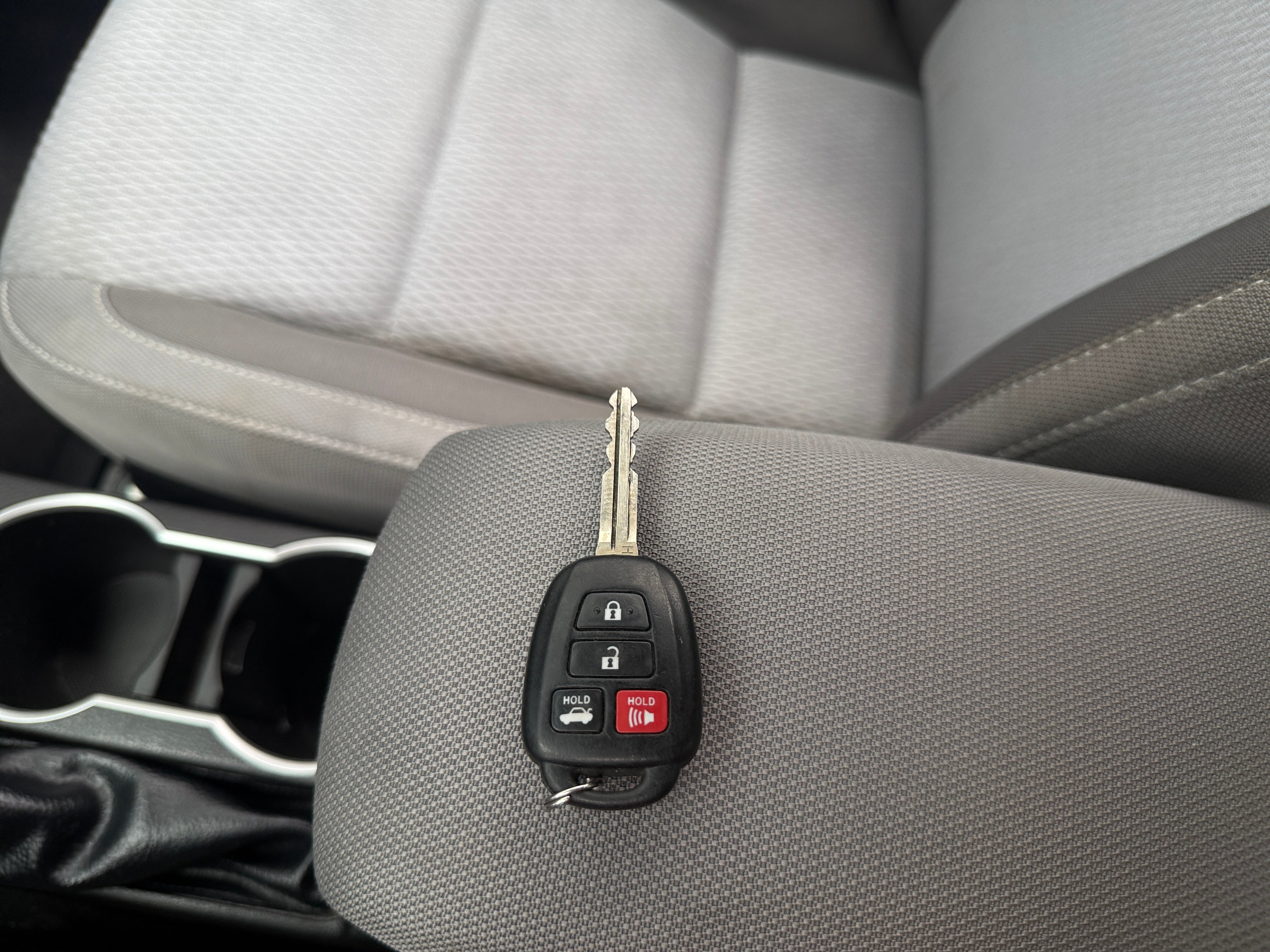 toyota corolla 2019 5YFBURHE6KP918250 image toyota corolla 2019 5YFBURHE6KP918250 image
