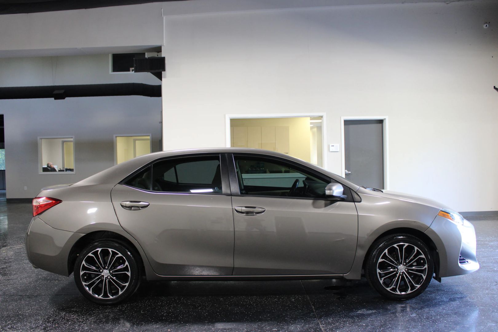 toyota corolla 2019 5YFBURHE8KP865759 image toyota corolla 2019 5YFBURHE8KP865759 image