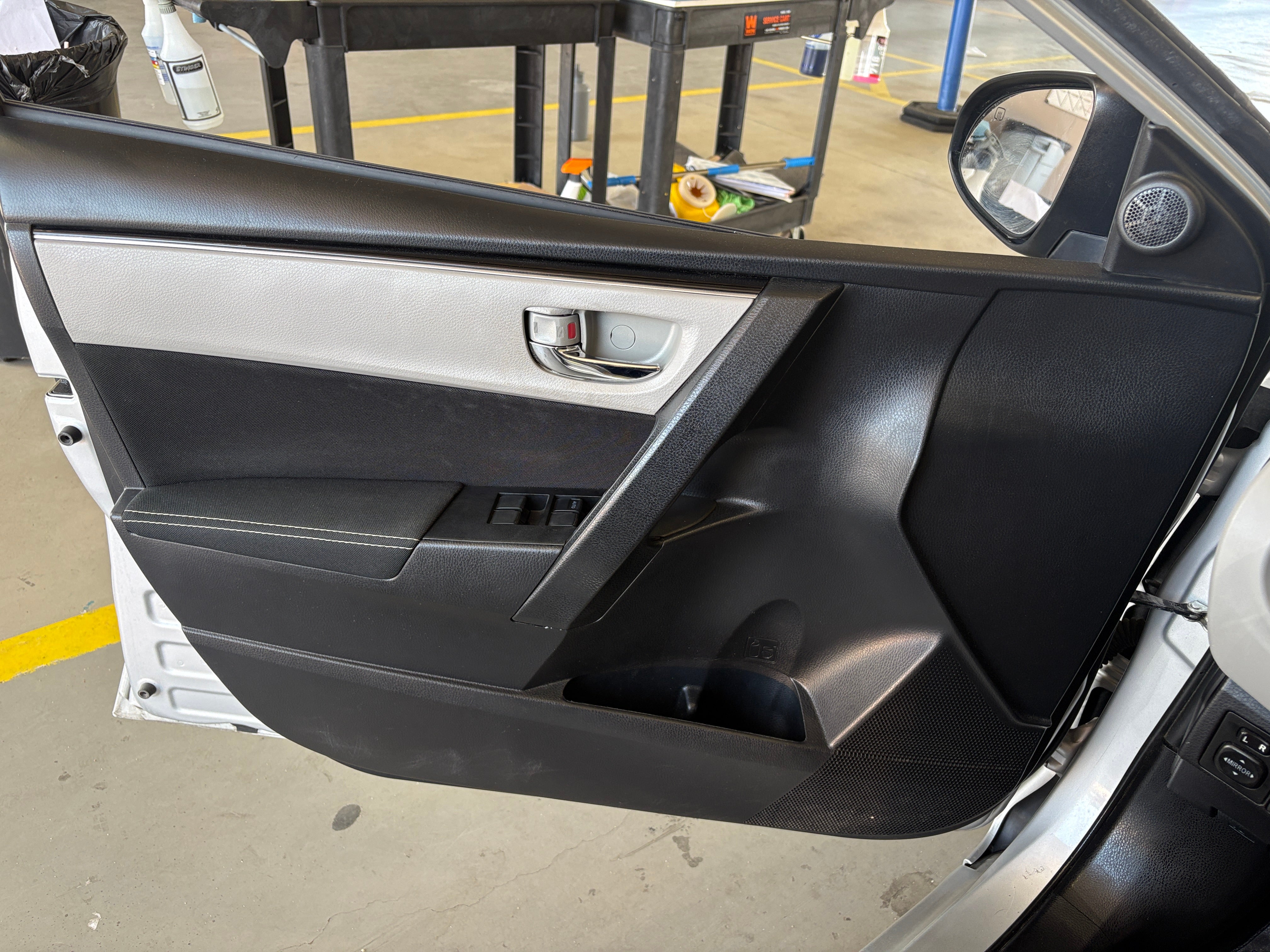 toyota corolla 2019 5YFBURHE1KP857888 image toyota corolla 2019 5YFBURHE1KP857888 image