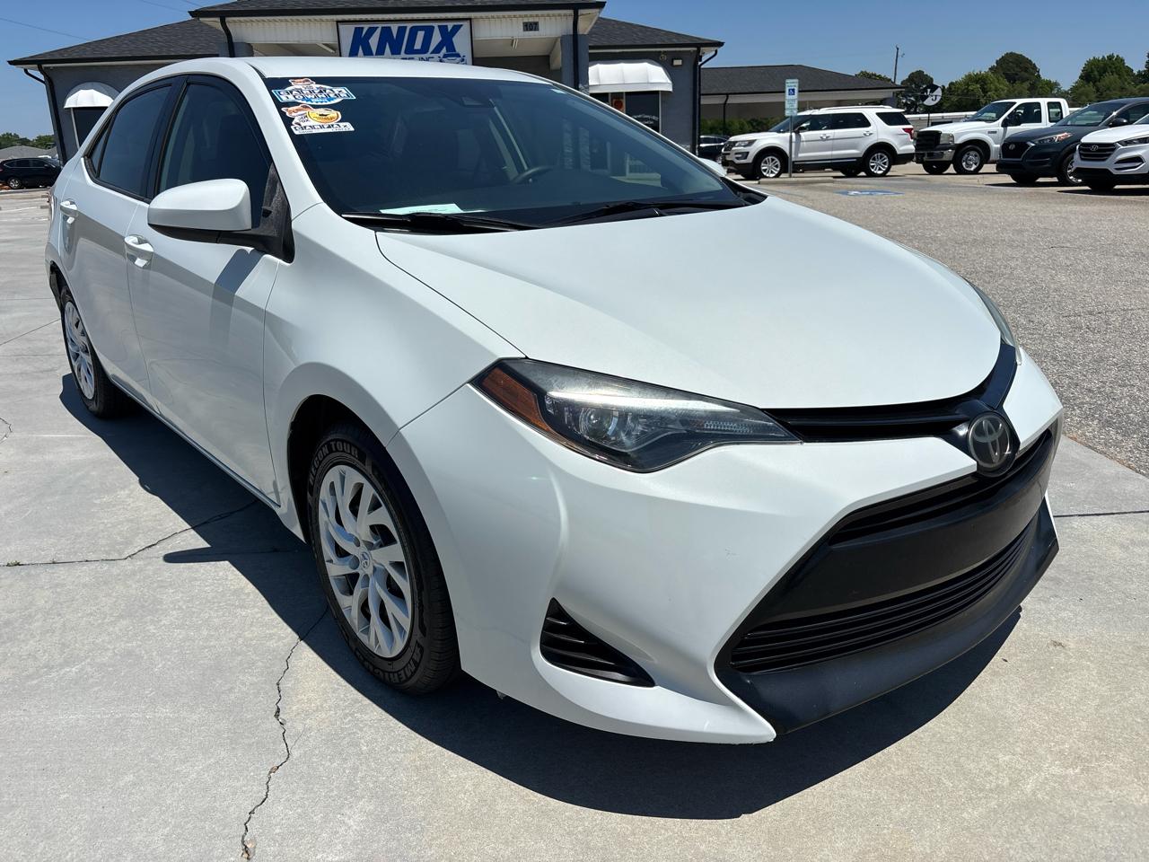 toyota corolla 2018 5YFBURHE2JP777661 image toyota corolla 2018 5YFBURHE2JP777661 image