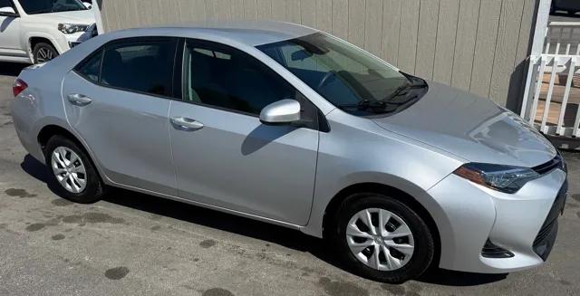 toyota corolla 2018 5YFBURHE0JP806252 image toyota corolla 2018 5YFBURHE0JP806252 image