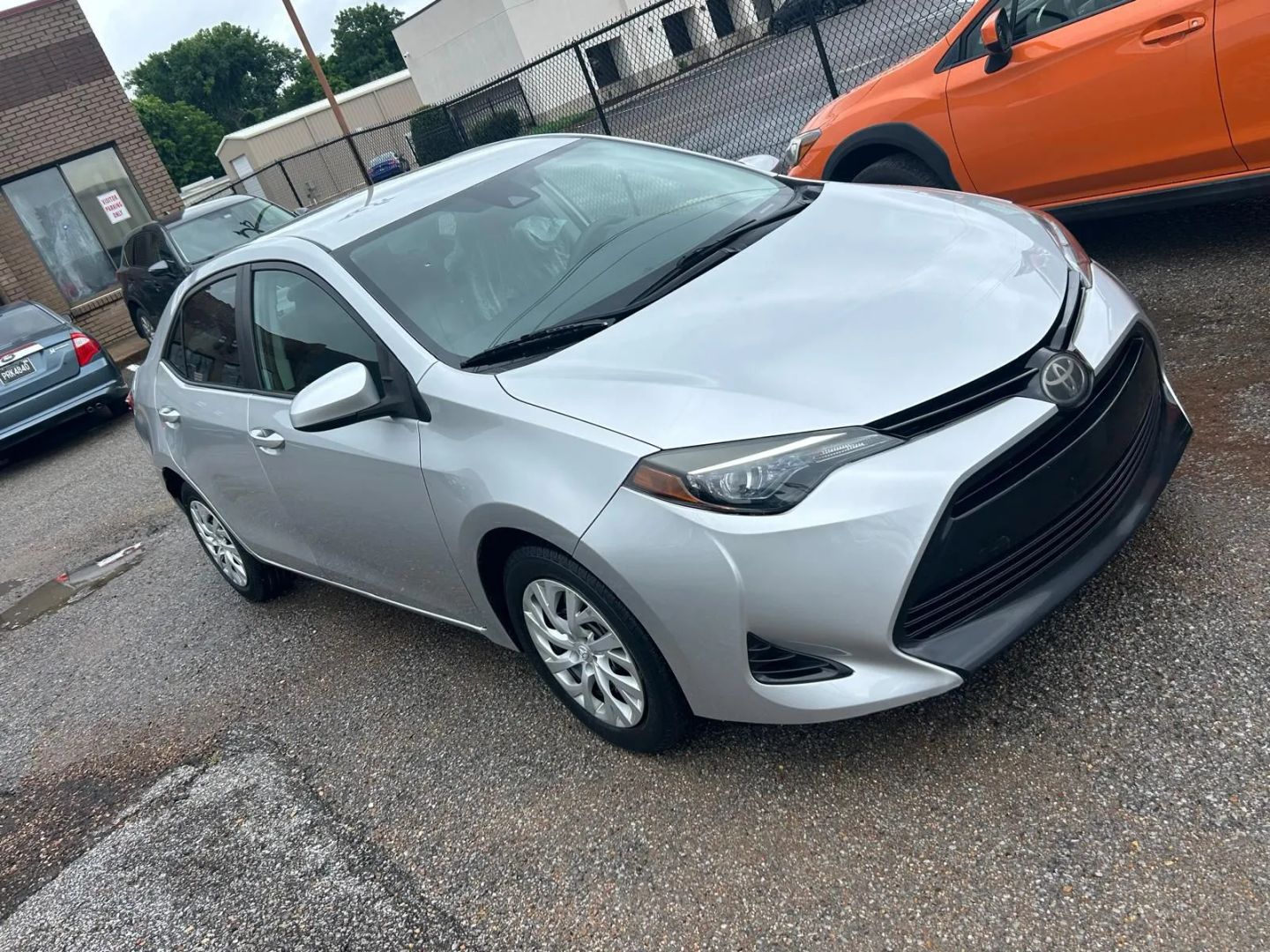 toyota corolla 2018 5YFBURHE5JP770834 image toyota corolla 2018 5YFBURHE5JP770834 image