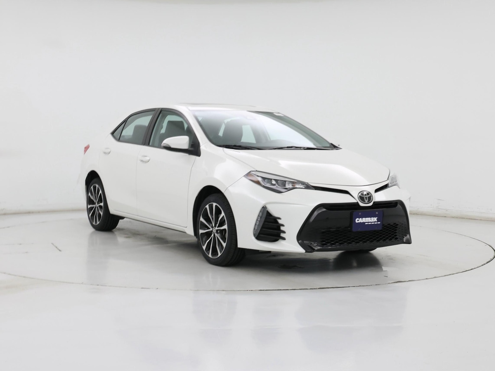 toyota corolla 2018 5YFBURHE7JP812081 image toyota corolla 2018 5YFBURHE7JP812081 image
