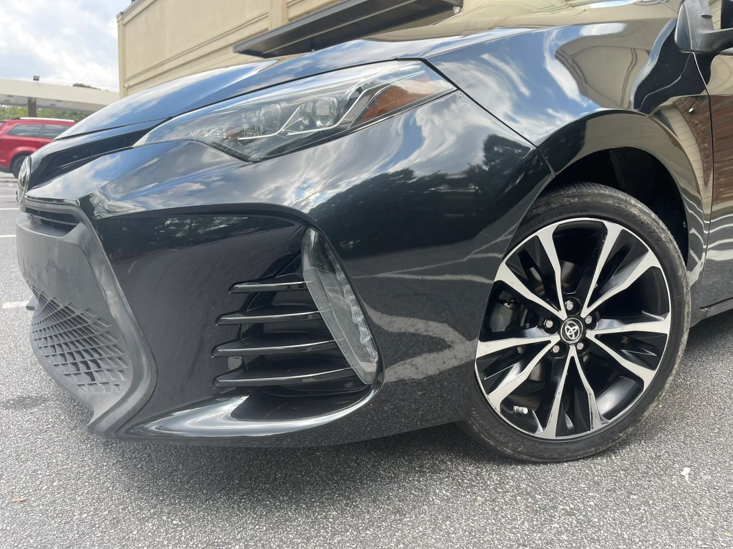 toyota corolla 2018 5YFBURHE0JP749552 image toyota corolla 2018 5YFBURHE0JP749552 image