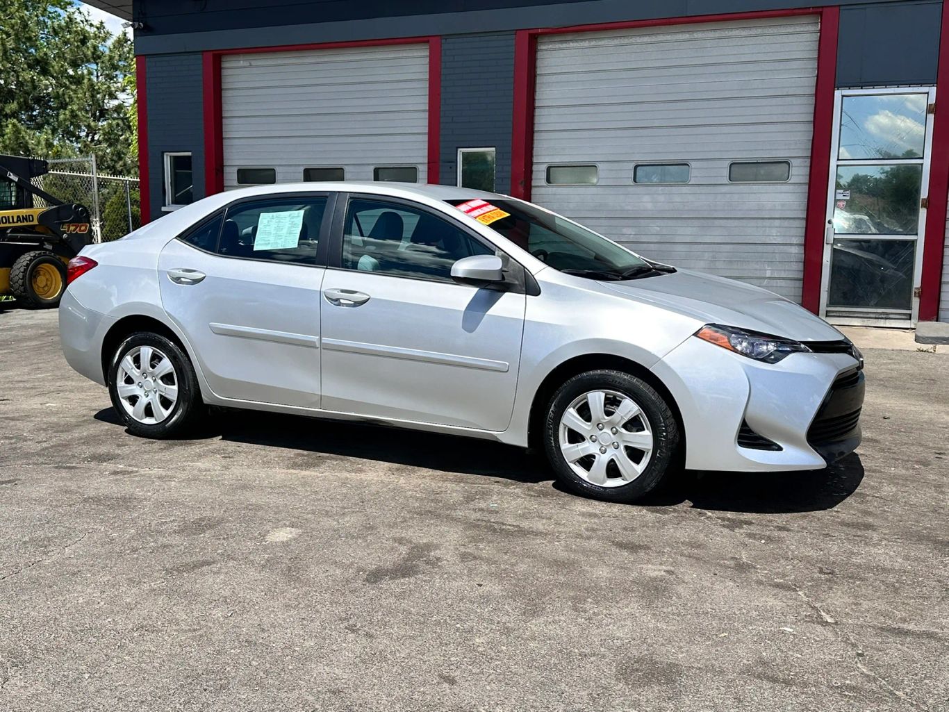 toyota corolla 2018 5YFBURHE5JP840199 image toyota corolla 2018 5YFBURHE5JP840199 image