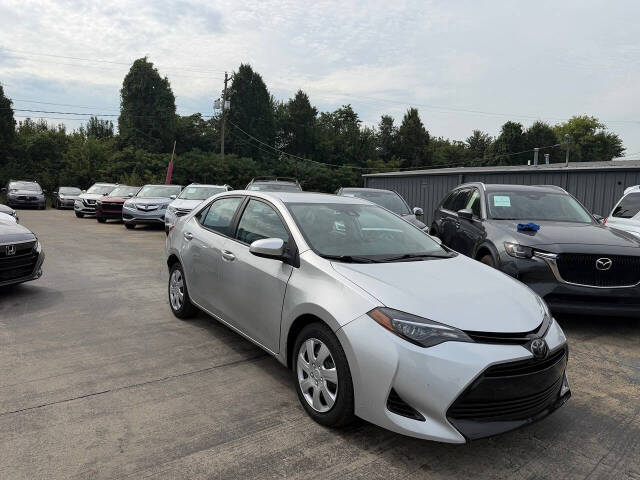 toyota corolla 2018 5YFBURHE1JP851765 image toyota corolla 2018 5YFBURHE1JP851765 image