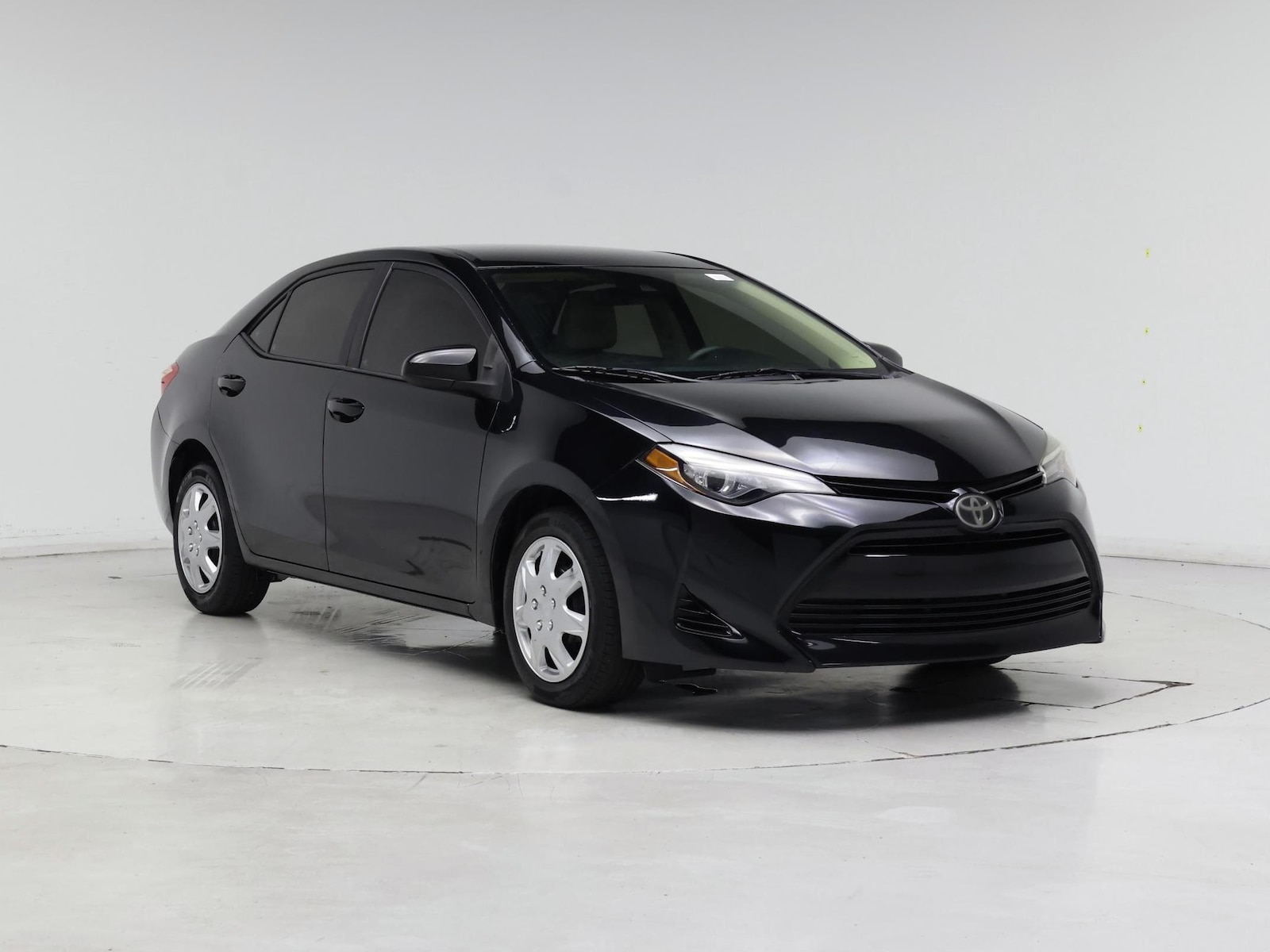 toyota corolla 2018 5YFBURHE0JP812679 image toyota corolla 2018 5YFBURHE0JP812679 image