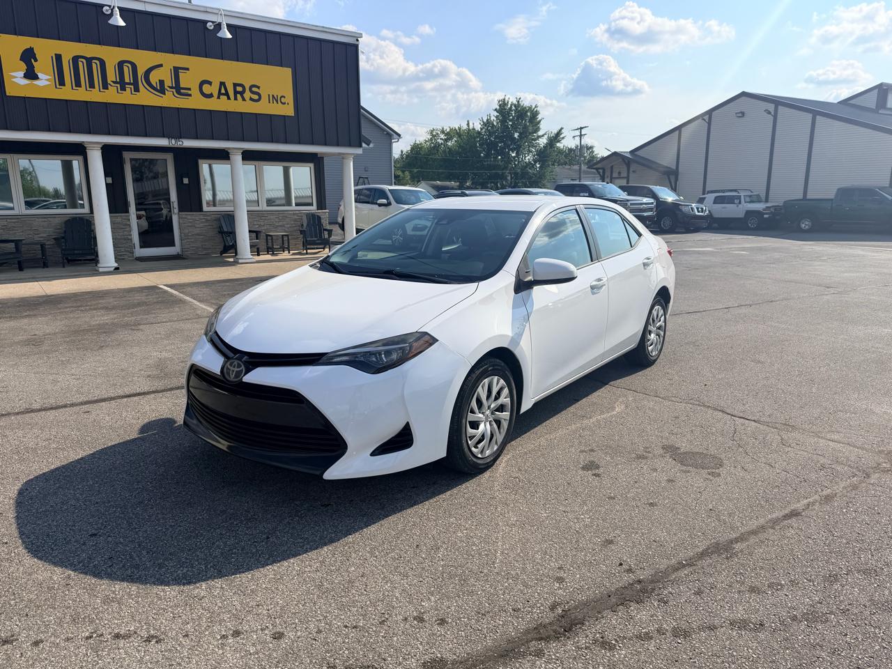 toyota corolla 2018 5YFBURHE4JP816072 image toyota corolla 2018 5YFBURHE4JP816072 image