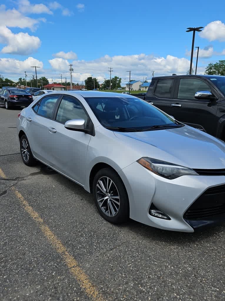 toyota corolla 2018 2T1BURHE8JC093021 image toyota corolla 2018 2T1BURHE8JC093021 image