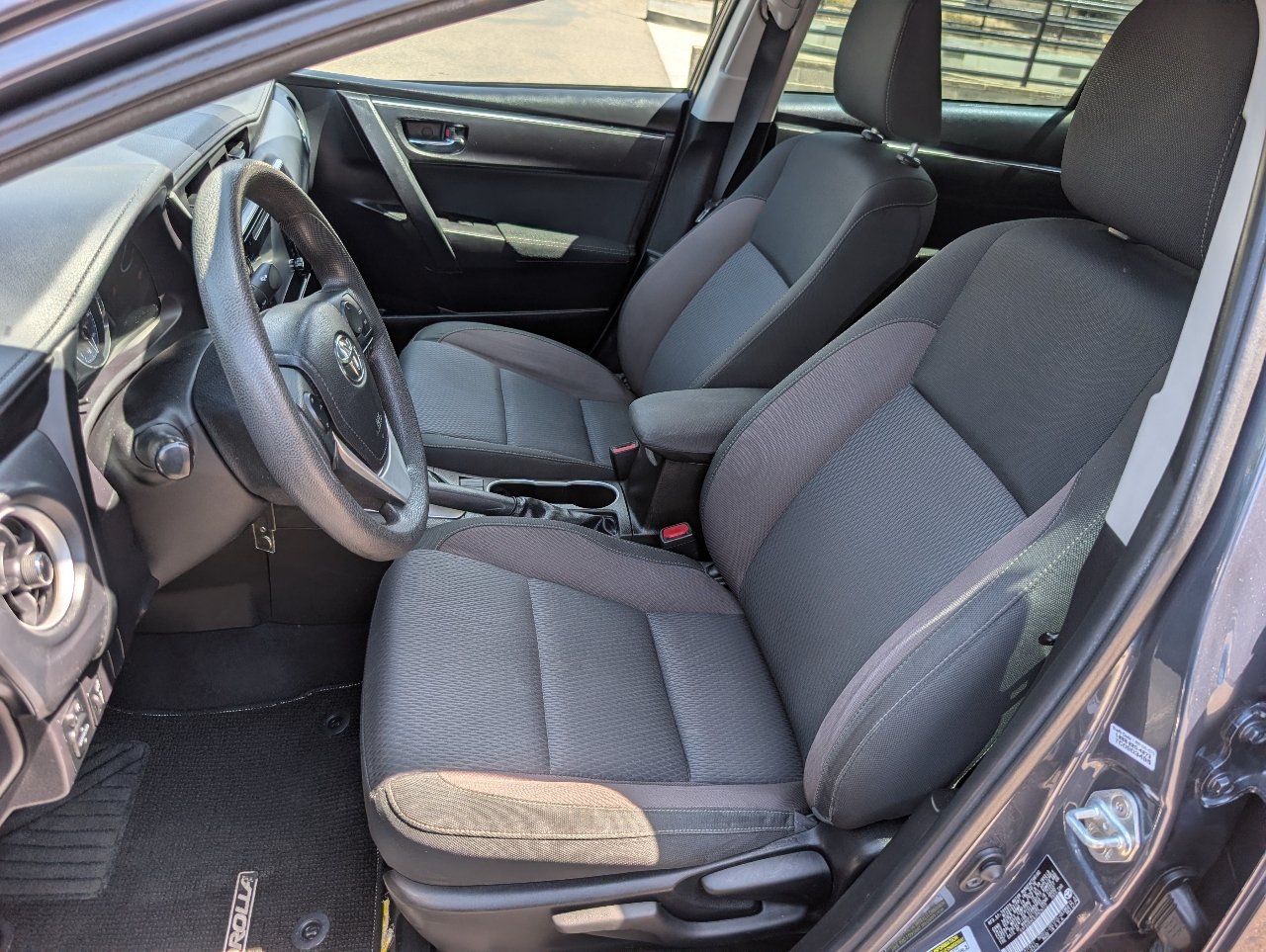 toyota corolla 2018 5YFBURHE6JP824772 image toyota corolla 2018 5YFBURHE6JP824772 image